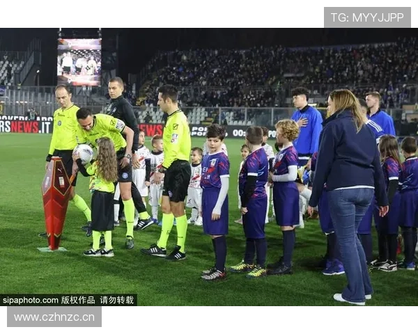 国际米兰进攻上限受限,当前赛季攻击端表现波动对争冠形势造成影响 国际米兰进攻上限受限,当前赛季攻击端表现波动对争冠形势造成影响